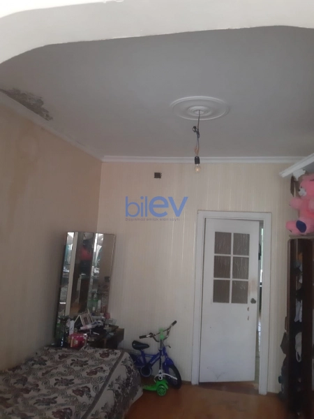 Aylıq Kirayə 3 otaqlı Köhnə Tikili bina evi  70m², Bakı