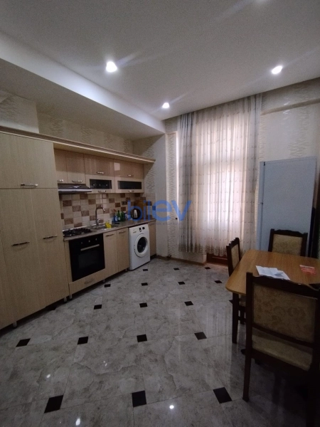 Aylıq Kirayə 2 otaqlı Yeni Tikili bina evi  80m², Bakı