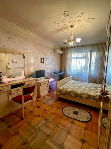 Satış 3 otaqlı Köhnə Tikili bina evi  70m², Bakı
