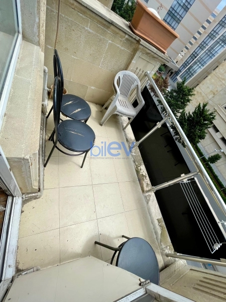 Satış 3 otaqlı Köhnə Tikili bina evi  70m², Bakı