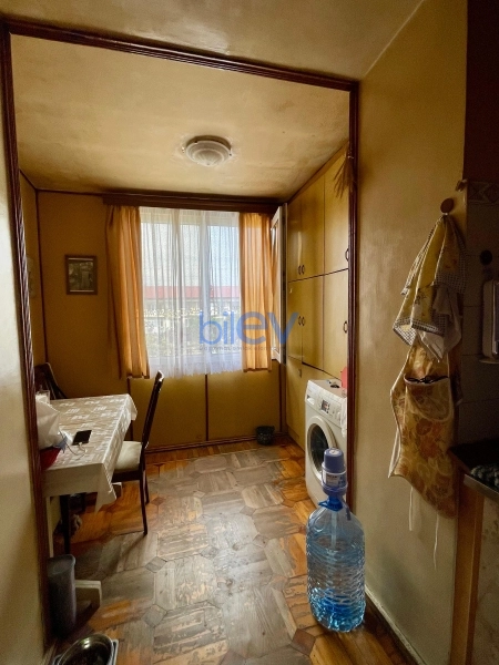 Satış 3 otaqlı Köhnə Tikili bina evi  70m², Bakı