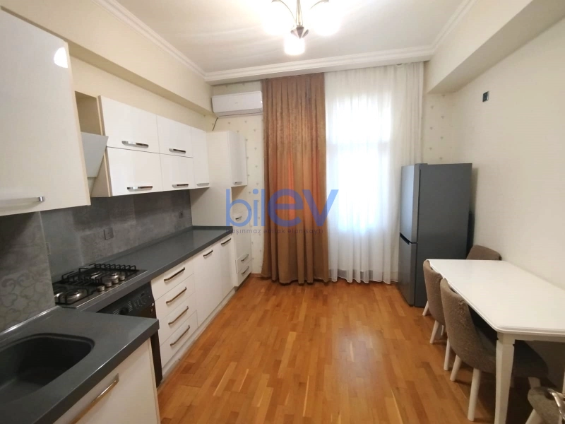 Aylıq Kirayə 2 otaqlı Yeni Tikili bina evi  75m², Bakı