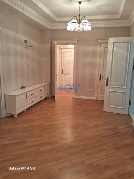 Aylıq Kirayə 4 otaqlı Yeni Tikili bina evi  300m², Bakı