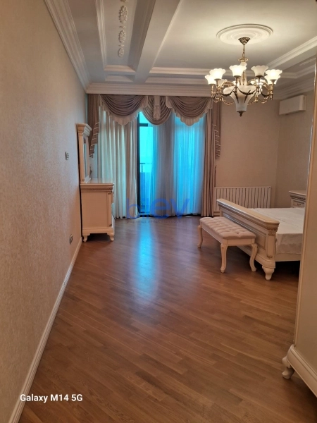 Aylıq Kirayə 4 otaqlı Yeni Tikili bina evi  300m², Bakı