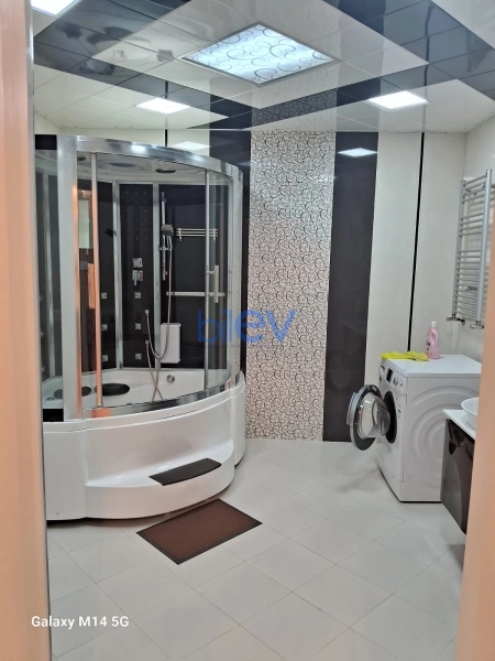 Aylıq Kirayə 4 otaqlı Yeni Tikili bina evi  300m², Bakı