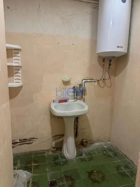 Aylıq Kirayə 4 otaqlı Köhnə Tikili bina evi  90m², Bakı