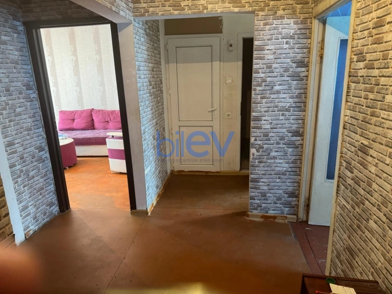 Aylıq Kirayə 4 otaqlı Köhnə Tikili bina evi  90m², Bakı