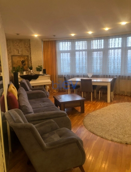 Aylıq Kirayə 4 otaqlı Yeni Tikili bina evi  140m², Bakı