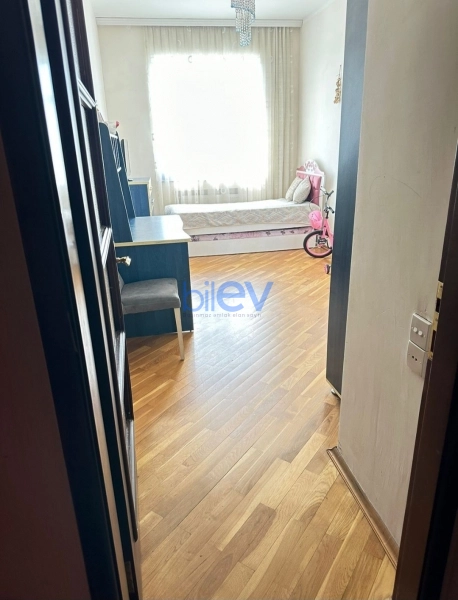 Aylıq Kirayə 4 otaqlı Yeni Tikili bina evi  140m², Bakı