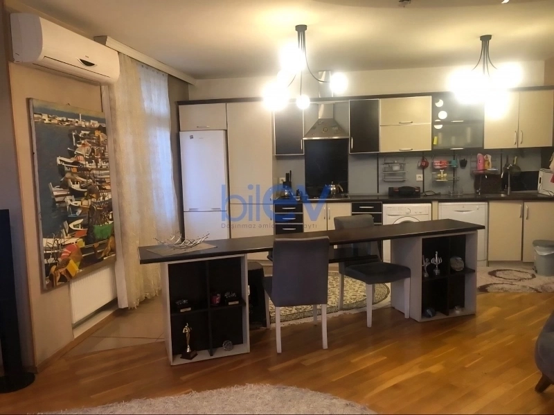 Aylıq Kirayə 4 otaqlı Yeni Tikili bina evi  140m², Bakı