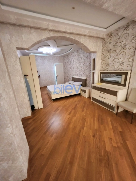 Aylıq Kirayə 2 otaqlı Yeni Tikili bina evi  110m², Bakı