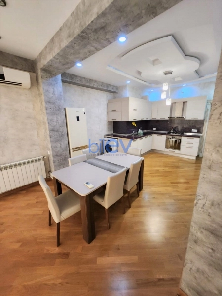 Aylıq Kirayə 2 otaqlı Yeni Tikili bina evi  110m², Bakı