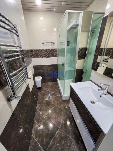 Aylıq Kirayə 2 otaqlı Yeni Tikili bina evi  110m², Bakı