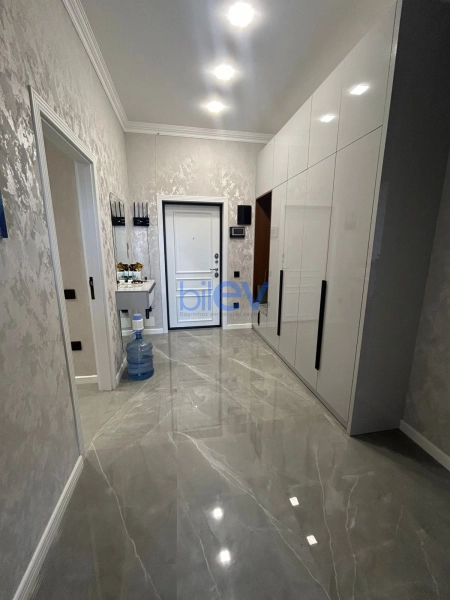 Aylıq Kirayə 3 otaqlı Yeni Tikili bina evi  95m², Bakı