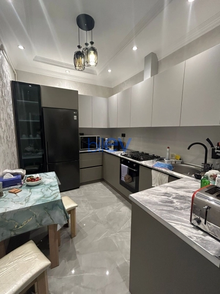 Aylıq Kirayə 3 otaqlı Yeni Tikili bina evi  95m², Bakı