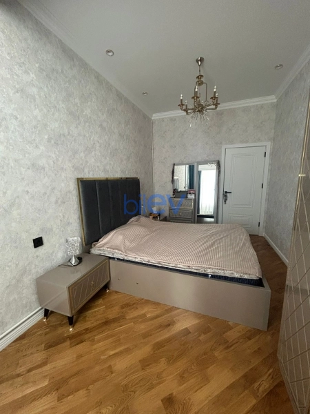 Aylıq Kirayə 3 otaqlı Yeni Tikili bina evi  95m², Bakı
