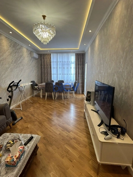Aylıq Kirayə 3 otaqlı Yeni Tikili bina evi  95m², Bakı