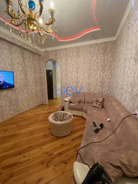 Aylıq Kirayə 3 otaqlı Yeni Tikili bina evi  120m², Bakı