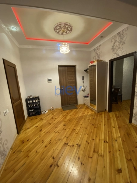Aylıq Kirayə 3 otaqlı Yeni Tikili bina evi  120m², Bakı
