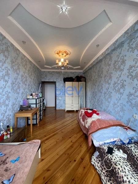 Aylıq Kirayə 3 otaqlı Yeni Tikili bina evi  120m², Bakı