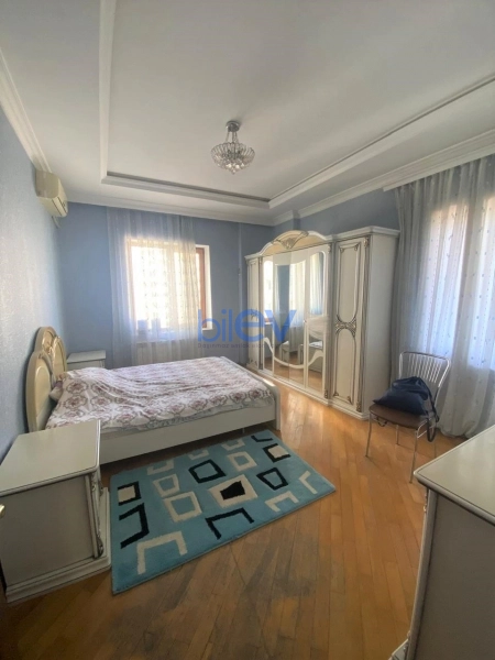 Aylıq Kirayə 3 otaqlı Yeni Tikili bina evi  130m², Bakı