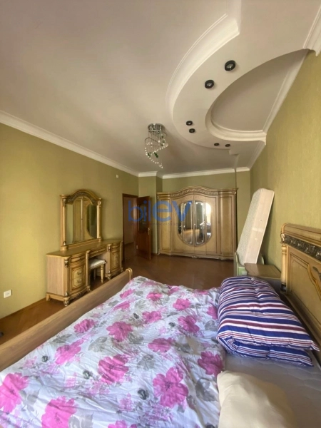Aylıq Kirayə 3 otaqlı Yeni Tikili bina evi  130m², Bakı