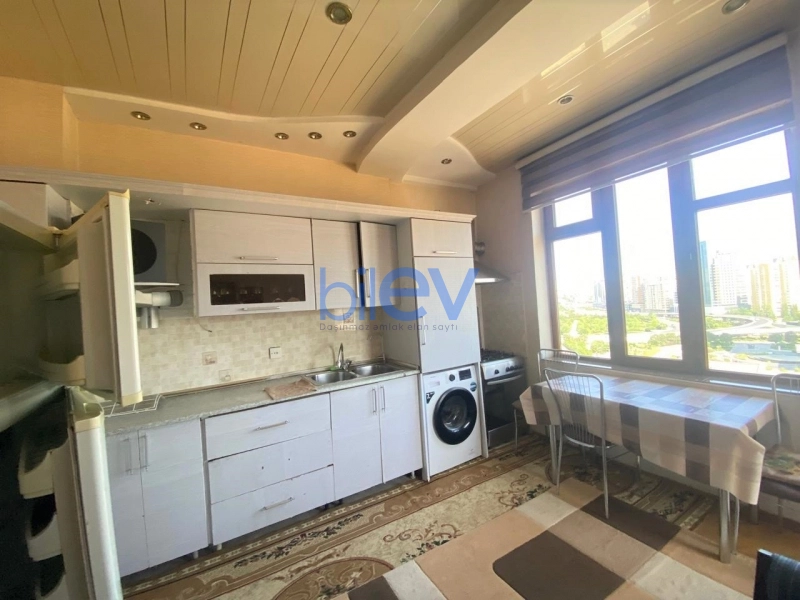 Aylıq Kirayə 3 otaqlı Yeni Tikili bina evi  130m², Bakı