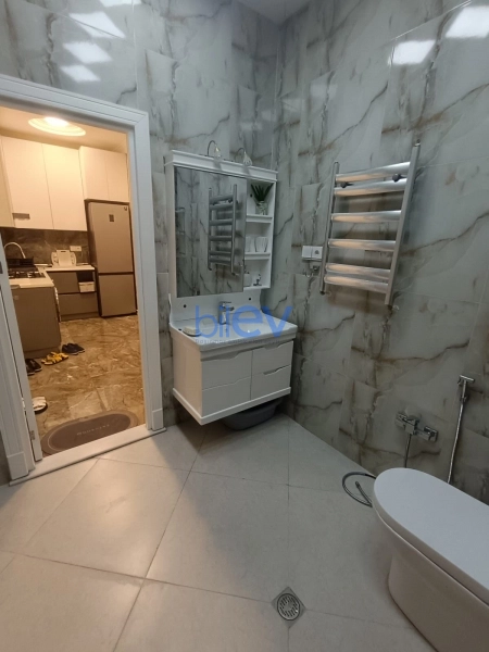 Aylıq Kirayə 3 otaqlı Yeni Tikili bina evi  60m², Bakı