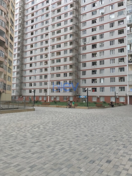 Aylıq Kirayə 3 otaqlı Yeni Tikili bina evi  90m², Bakı