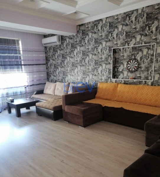 Aylıq Kirayə 2 otaqlı Yeni Tikili bina evi  90m², Bakı