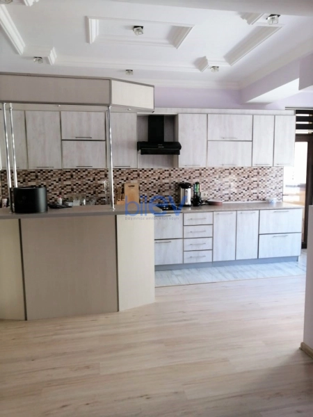 Aylıq Kirayə 2 otaqlı Yeni Tikili bina evi  90m², Bakı