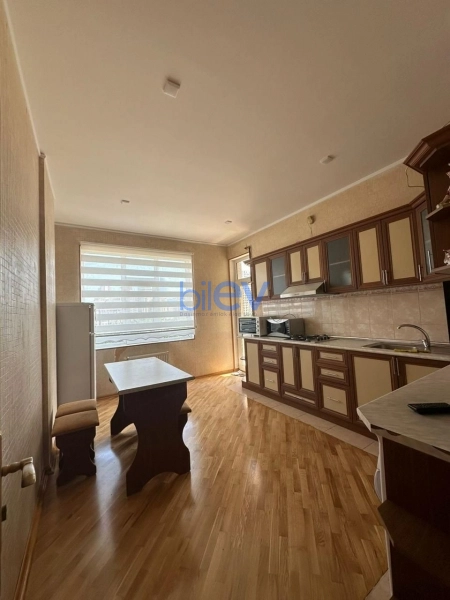 Aylıq Kirayə 2 otaqlı Yeni Tikili bina evi  85m², Bakı