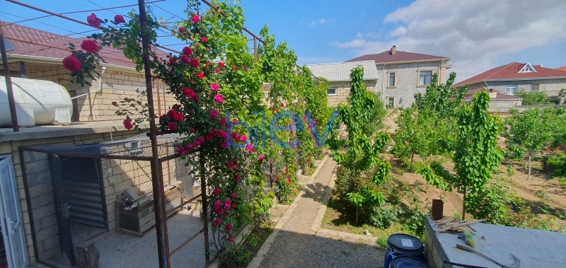 Satış 14 otaqlı Həyət evi  400m², Bakı