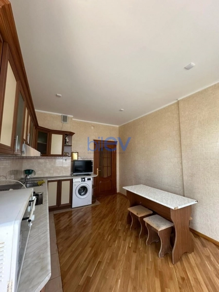 Aylıq Kirayə 2 otaqlı Köhnə Tikili bina evi  52m², Bakı