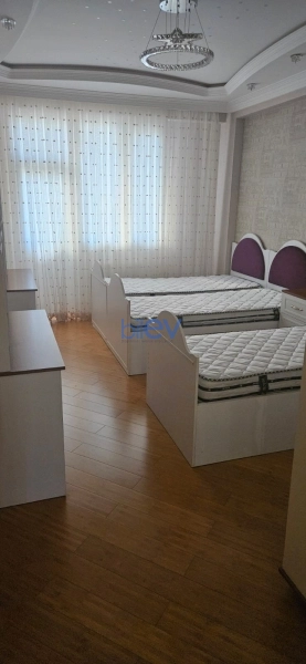 Aylıq Kirayə 3 otaqlı Yeni Tikili bina evi  112m², Bakı