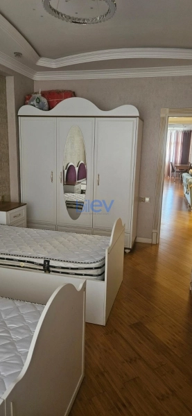 Aylıq Kirayə 3 otaqlı Yeni Tikili bina evi  112m², Bakı
