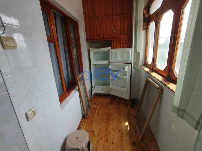 Aylıq Kirayə 3 otaqlı Köhnə Tikili bina evi  75m², Bakı