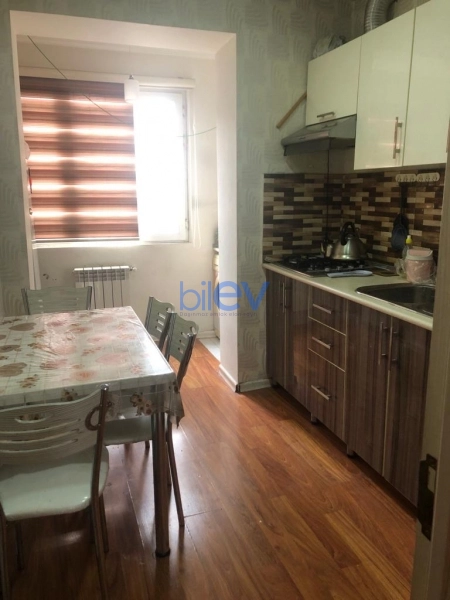 Aylıq Kirayə 2 otaqlı Köhnə Tikili bina evi  60m², Bakı