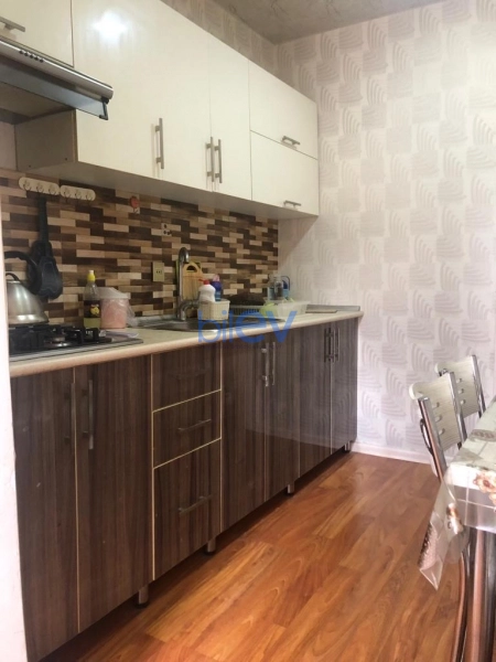 Aylıq Kirayə 2 otaqlı Köhnə Tikili bina evi  60m², Bakı