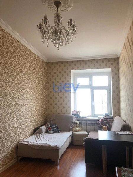 Aylıq Kirayə 2 otaqlı Köhnə Tikili bina evi  60m², Bakı