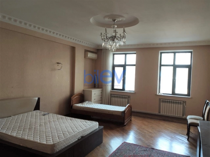 Aylıq Kirayə 3 otaqlı Yeni Tikili bina evi  160m², Bakı