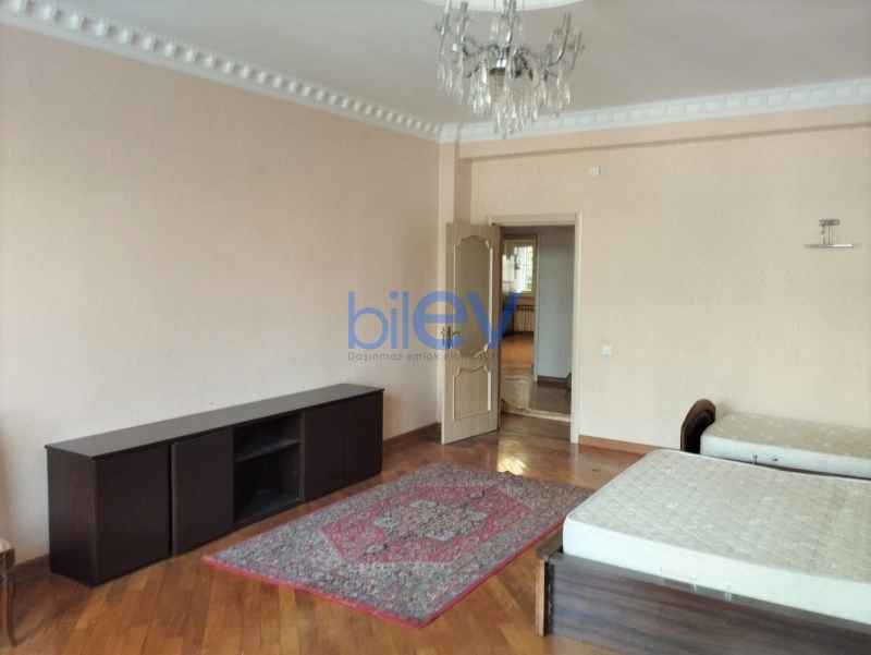 Aylıq Kirayə 3 otaqlı Yeni Tikili bina evi  160m², Bakı
