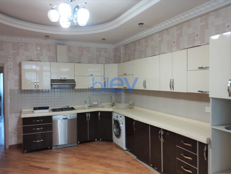 Aylıq Kirayə 3 otaqlı Yeni Tikili bina evi  160m², Bakı