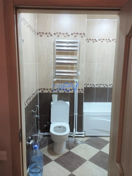 Aylıq Kirayə 3 otaqlı Yeni Tikili bina evi  160m², Bakı