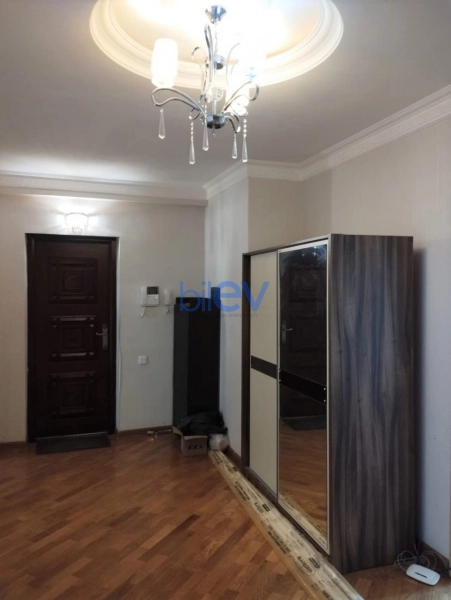 Aylıq Kirayə 3 otaqlı Yeni Tikili bina evi  160m², Bakı
