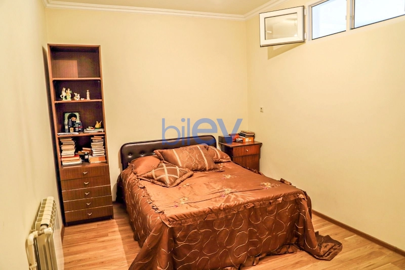 Satış 5 otaqlı Həyət evi  180m², Bakı