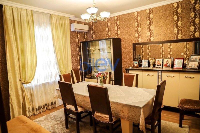 Satış 5 otaqlı Həyət evi  180m², Bakı