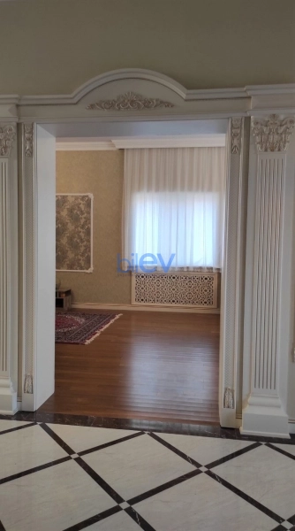 Aylıq Kirayə 6 otaqlı Həyət evi  320m², Bakı