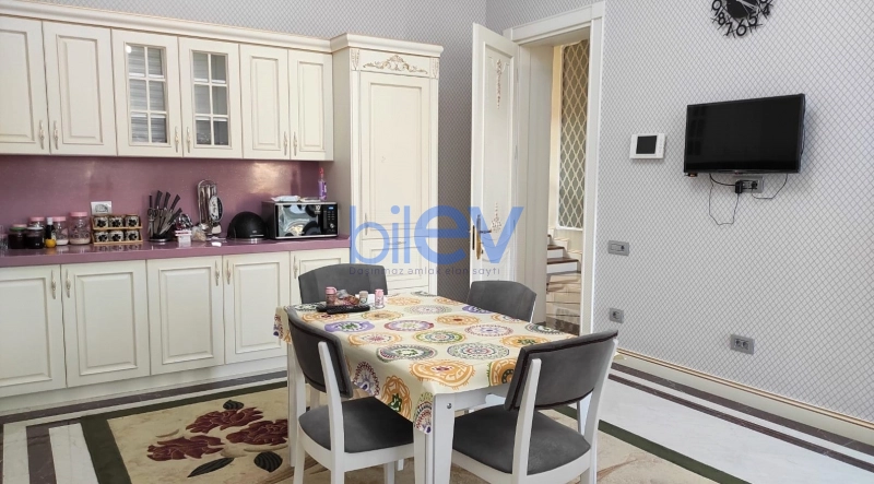 Aylıq Kirayə 6 otaqlı Həyət evi  320m², Bakı