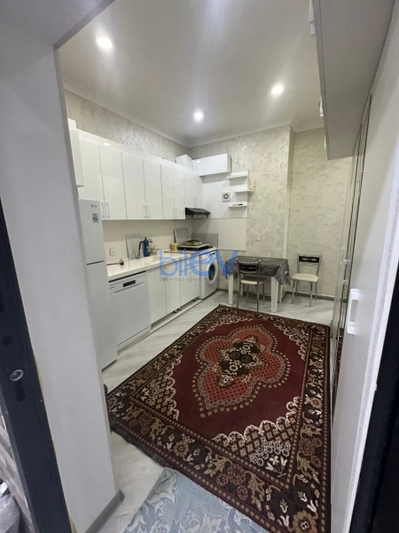 Aylıq Kirayə 3 otaqlı Yeni Tikili bina evi  90m², Bakı